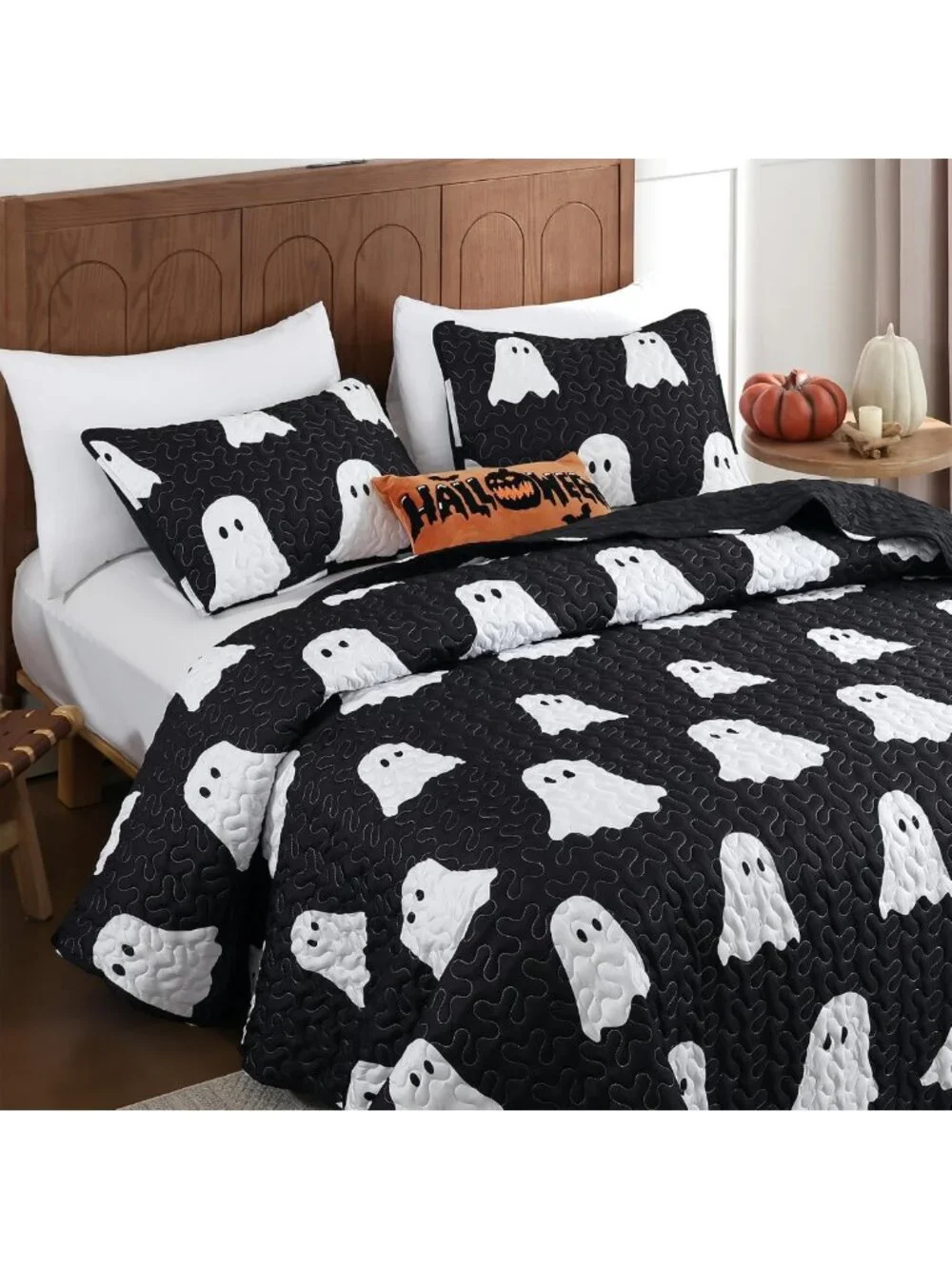 Spooky Halloween Queen Size Quilt Set - Black Ghost Bedspread & Pillow Shams